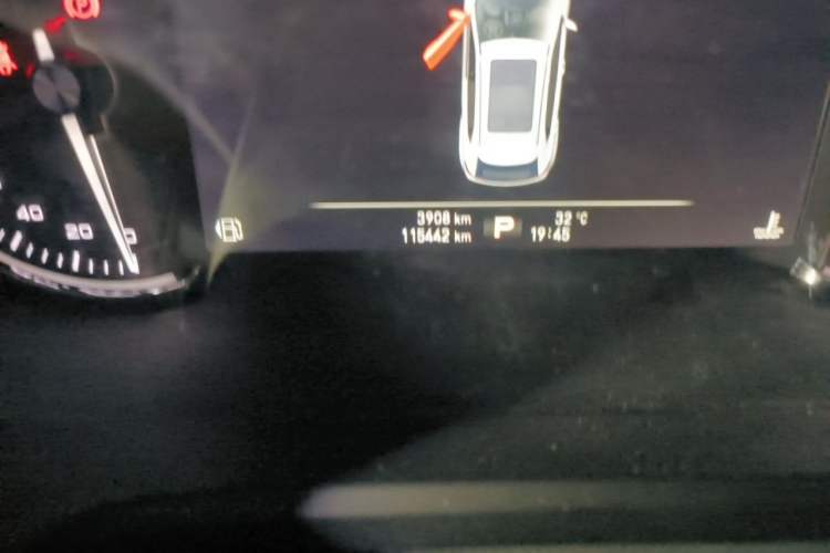 Used Roewe RX5 2017 20T Two-Wheel Drive Automatic Internet Elite Edition Odometer Close Up