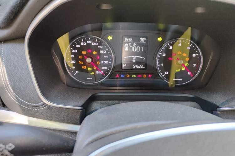Used Roewe RX5 2017 20T Two-Wheel Drive Automatic Internet Elite Edition Odometer Close Up