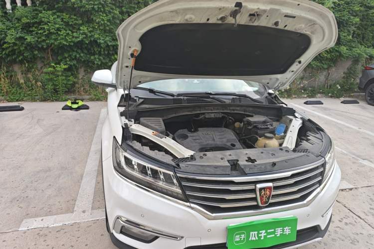 Used Roewe RX5 2017 20T Two-Wheel Drive Automatic Internet Elite Edition Right Front Headlight