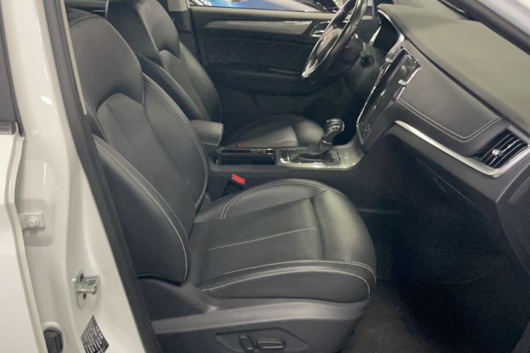 Used Roewe RX5 2017 20T Two-Wheel Drive Automatic Internet Elite Edition Right Front Seat