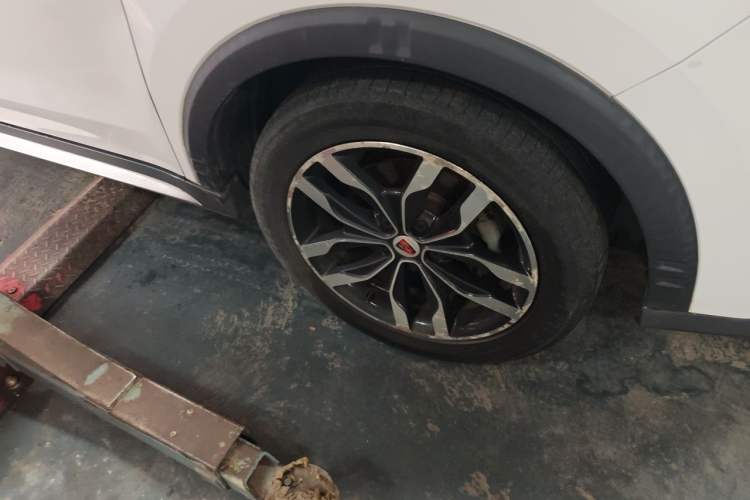 Used Roewe RX5 2017 20T Two-Wheel Drive Automatic Internet Elite Edition Right Front Wheel Hub