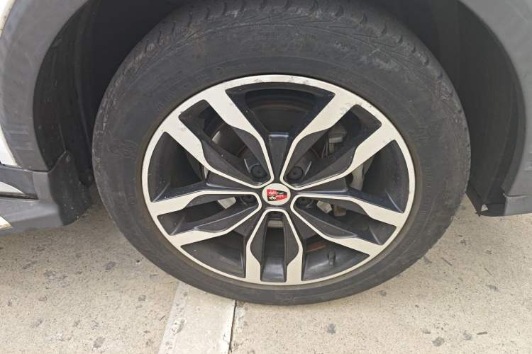 Used Roewe RX5 2017 20T Two-Wheel Drive Automatic Internet Elite Edition Right Front Wheel Hub