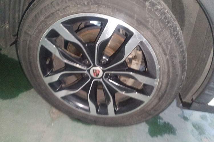 Used Roewe RX5 2017 20T Two-Wheel Drive Automatic Internet Elite Edition Right Front Wheel Hub
