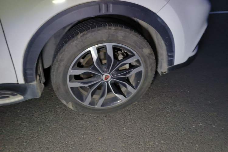 Used Roewe RX5 2017 20T Two-Wheel Drive Automatic Internet Elite Edition Right Front Wheel Hub