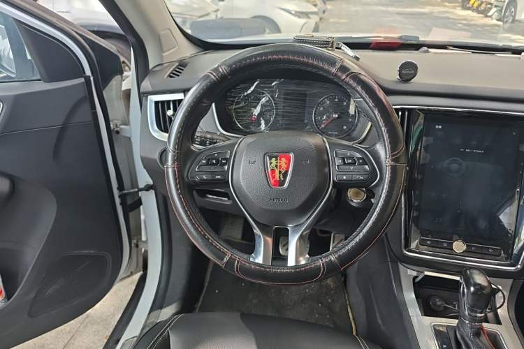Used Roewe RX5 2017 20T Two-Wheel Drive Automatic Internet Elite Edition Steering Wheel