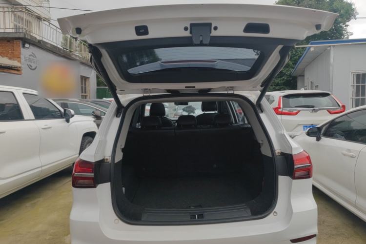 Used Roewe RX5 2017 20T Two-Wheel Drive Automatic Internet Elite Edition Trunk
