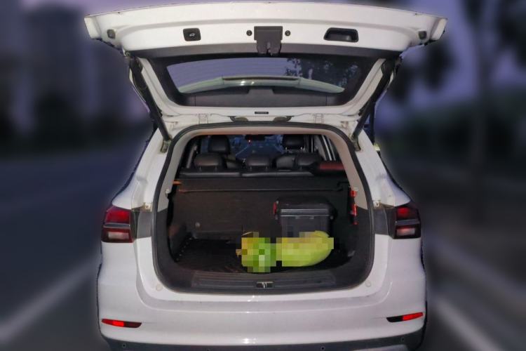 Used Roewe RX5 2017 20T Two-Wheel Drive Automatic Internet Elite Edition Trunk