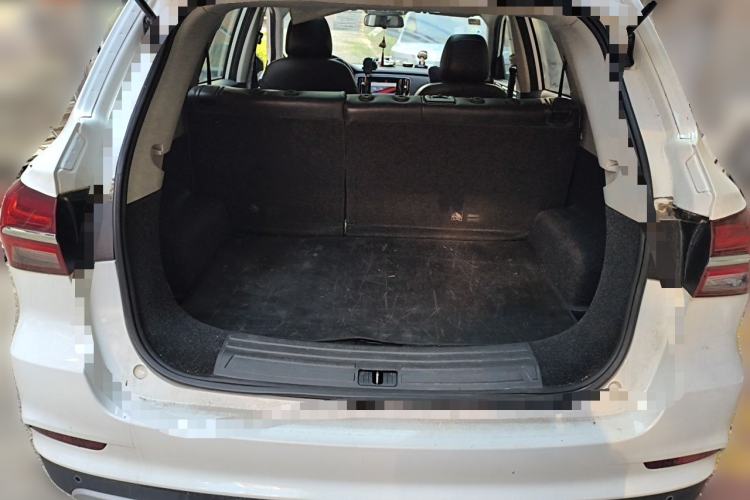 Used Roewe RX5 2017 20T Two-Wheel Drive Automatic Internet Elite Edition Trunk