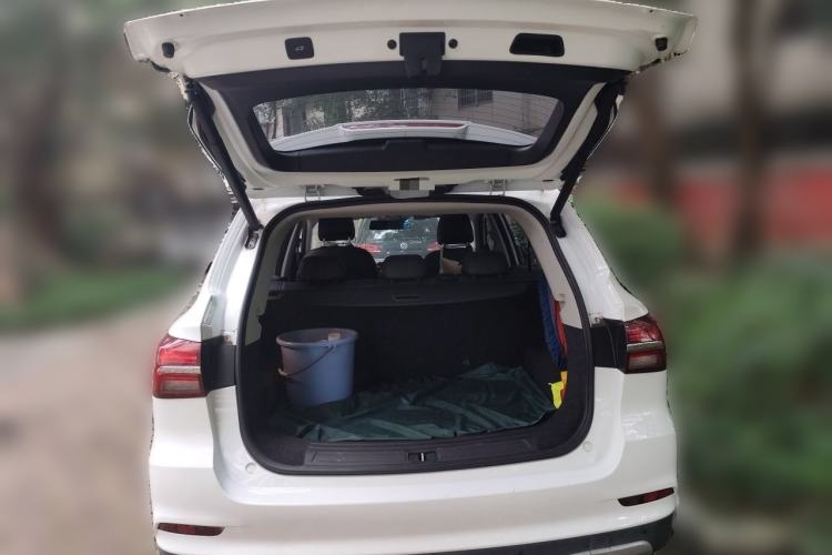 Used Roewe RX5 2017 20T Two-Wheel Drive Automatic Internet Elite Edition Trunk