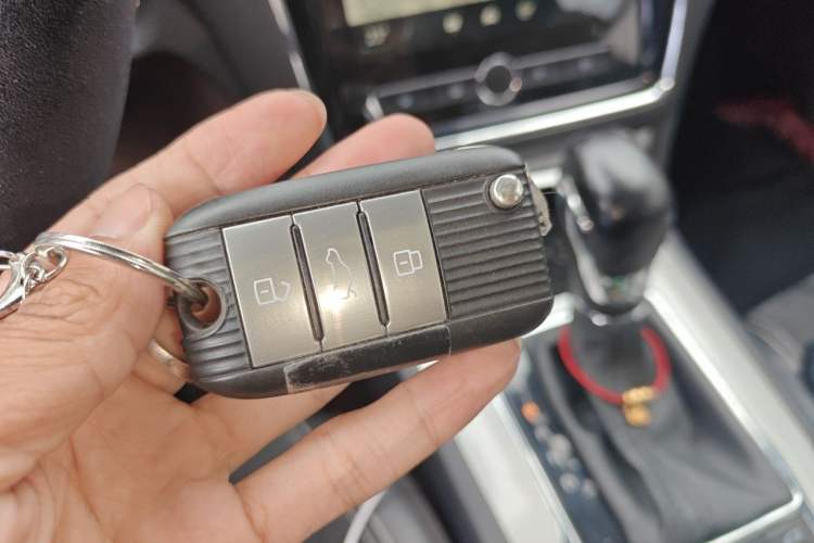 Used Roewe RX5 2017 20T Two-Wheel Drive Automatic Internet Elite Edition Vehicle Key