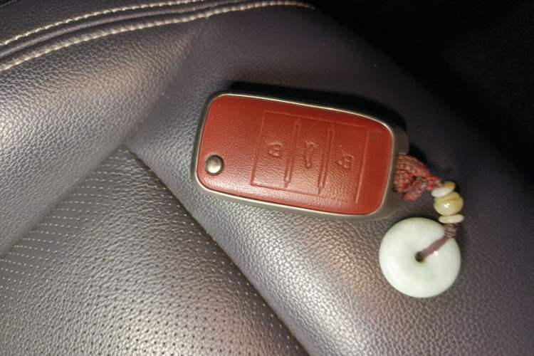 Used Roewe RX5 2017 20T Two-Wheel Drive Automatic Internet Elite Edition Vehicle Key