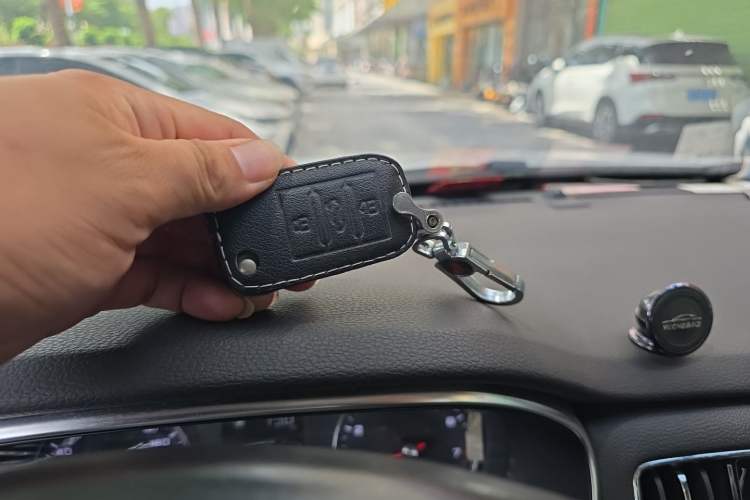 Used Roewe RX5 2017 20T Two-Wheel Drive Automatic Internet Elite Edition Vehicle Key
