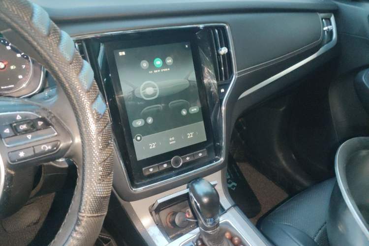 Used Roewe RX5 2018 20T Two-Wheel Drive Automatic Internet Smart Edition Audio And AC Panel