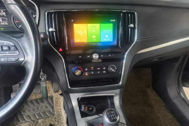 Used Roewe RX5 2018 20T Two-Wheel Drive Manual Flagship Edition Audio And AC Panel