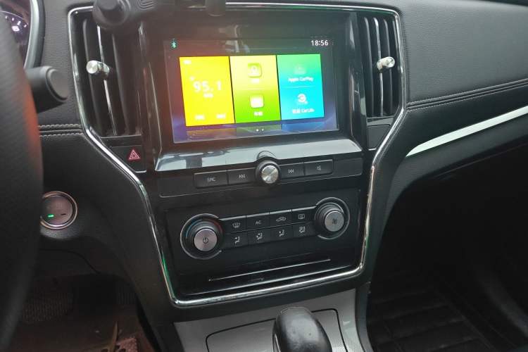 Used Roewe RX5 2018 20T Two-Wheel Drive Automatic Flagship Edition Audio And AC Panel