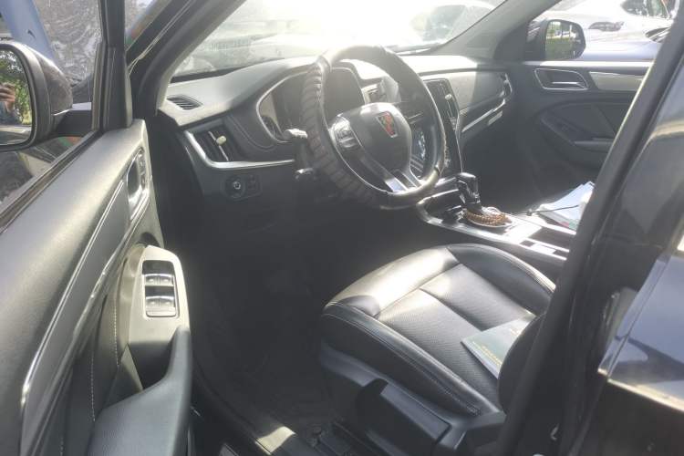 Used Roewe RX5 2018 20T Two-Wheel Drive Automatic Internet Smart Edition Driver Seat