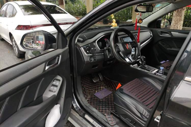 Used Roewe RX5 2018 30T Two-Wheel Drive Automatic Internet Platinum Edition Driver Seat