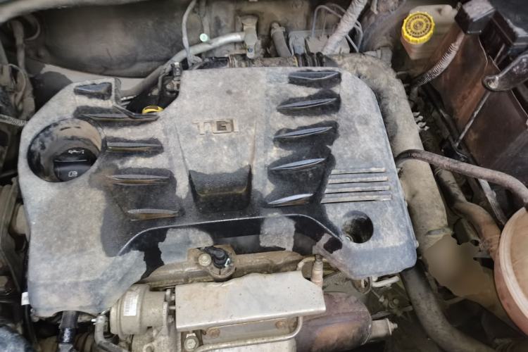 Used Roewe RX5 2018 20T Two-Wheel Drive Manual Internet Smart Edition Engine Bay