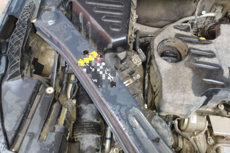 Used Roewe RX5 2018 20T Two-Wheel Drive Manual Internet Smart Edition Engine Bay Right
