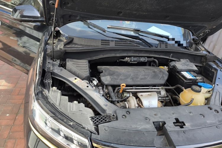 Used Roewe RX5 2018 30T Two-Wheel Drive Automatic Internet Black Gold Limited Edition Engine Bay Right