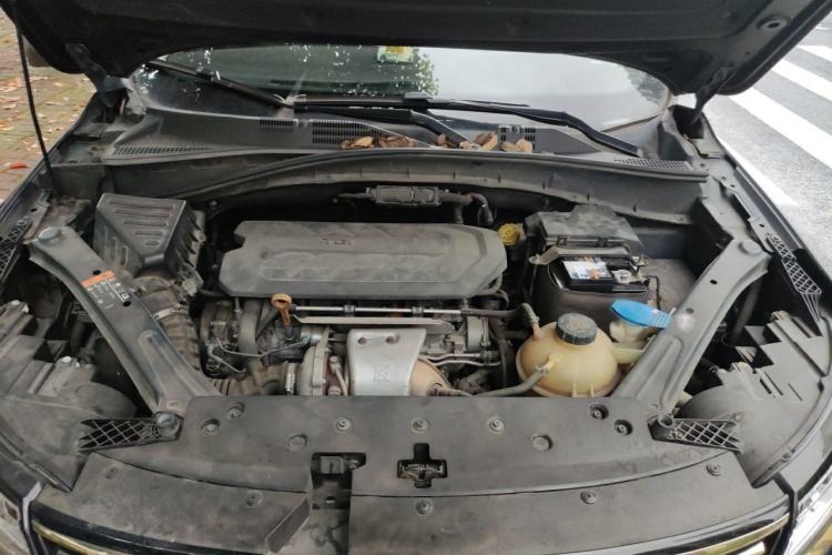 Used Roewe RX5 2018 30T Two-Wheel Drive Automatic Internet Platinum Edition Engine Bay