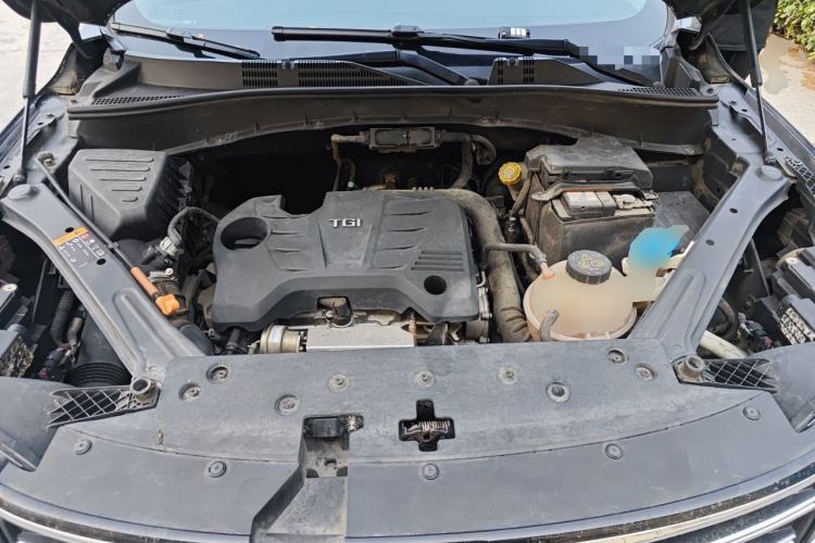 Used Roewe RX5 2018 20T Two-Wheel Drive Automatic Flagship Edition Engine Bay