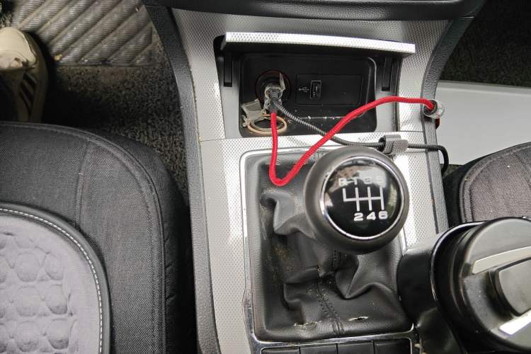 Used Roewe RX5 2018 20T Two-Wheel Drive Manual Flagship Edition Gear Lever