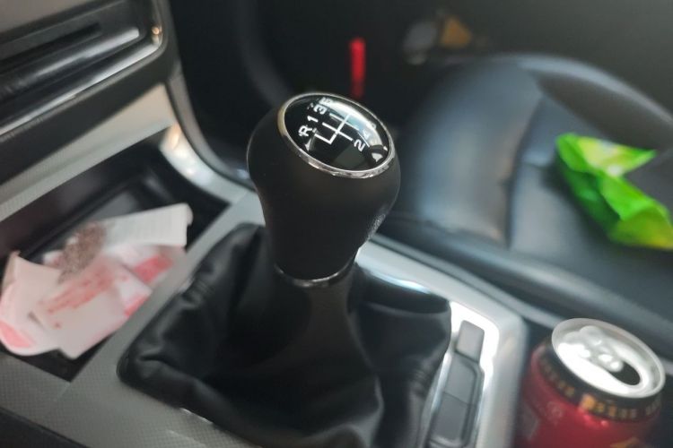 Used Roewe RX5 2018 20T Two-Wheel Drive Manual Flagship Edition Gear Lever