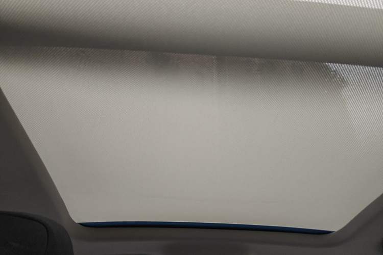 Used Roewe RX5 2018 20T Two-Wheel Drive Manual Flagship Edition Headliner