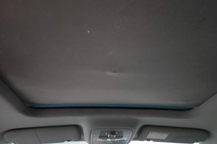 Used Roewe RX5 2018 20T Two-Wheel Drive Automatic Flagship Edition Headliner