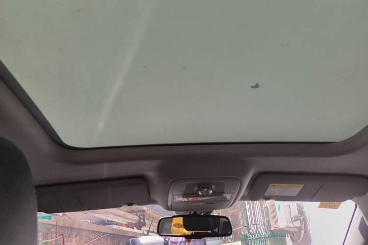 Used Roewe RX5 2018 30T Two-Wheel Drive Automatic Internet Black Gold Limited Edition Headliner