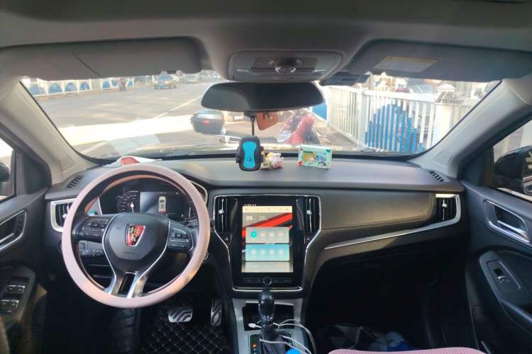 Used Roewe RX5 2018 20T Two-Wheel Drive Automatic Internet Smart Luxury Edition Headliner