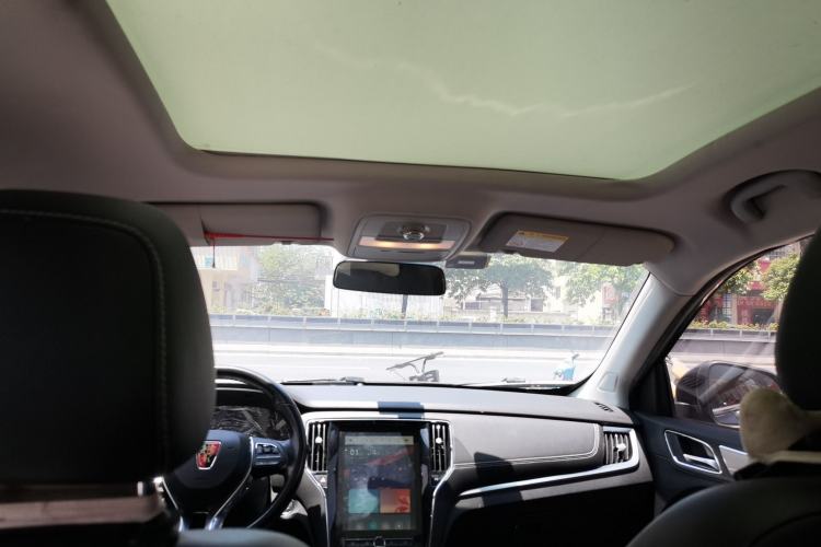 Used Roewe RX5 2018 20T Two-Wheel Drive Automatic Internet Smart Edition Headliner