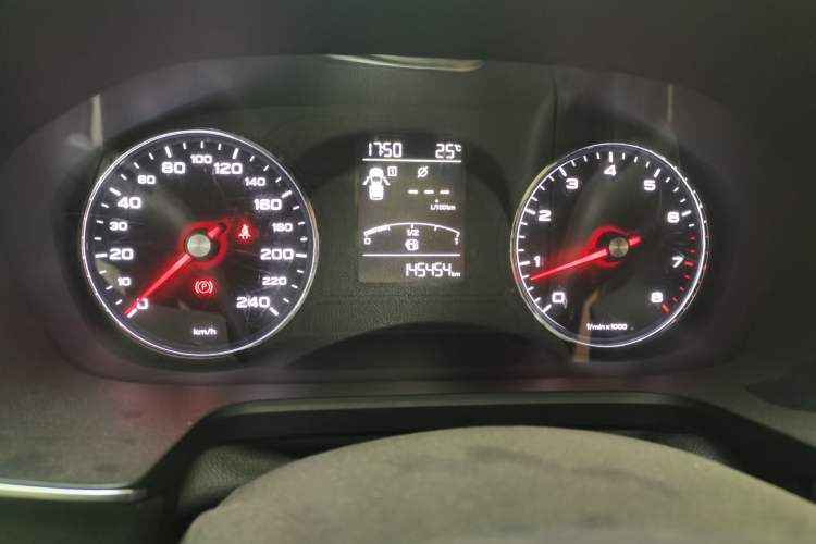 Used Roewe RX5 2018 20T Two-Wheel Drive Manual Internet Smart Edition Instrument Cluster