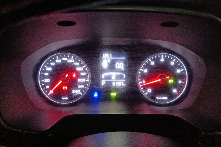 Used Roewe RX5 2018 20T Two-Wheel Drive Automatic Flagship Edition Instrument Cluster