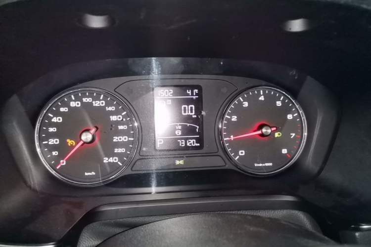 Used Roewe RX5 2018 20T Two-Wheel Drive Automatic Internet Smart Edition Instrument Cluster