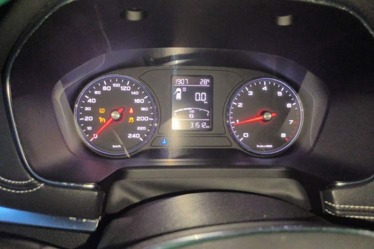 Used Roewe RX5 2018 20T Two-Wheel Drive Automatic Internet Smart Edition Instrument Cluster