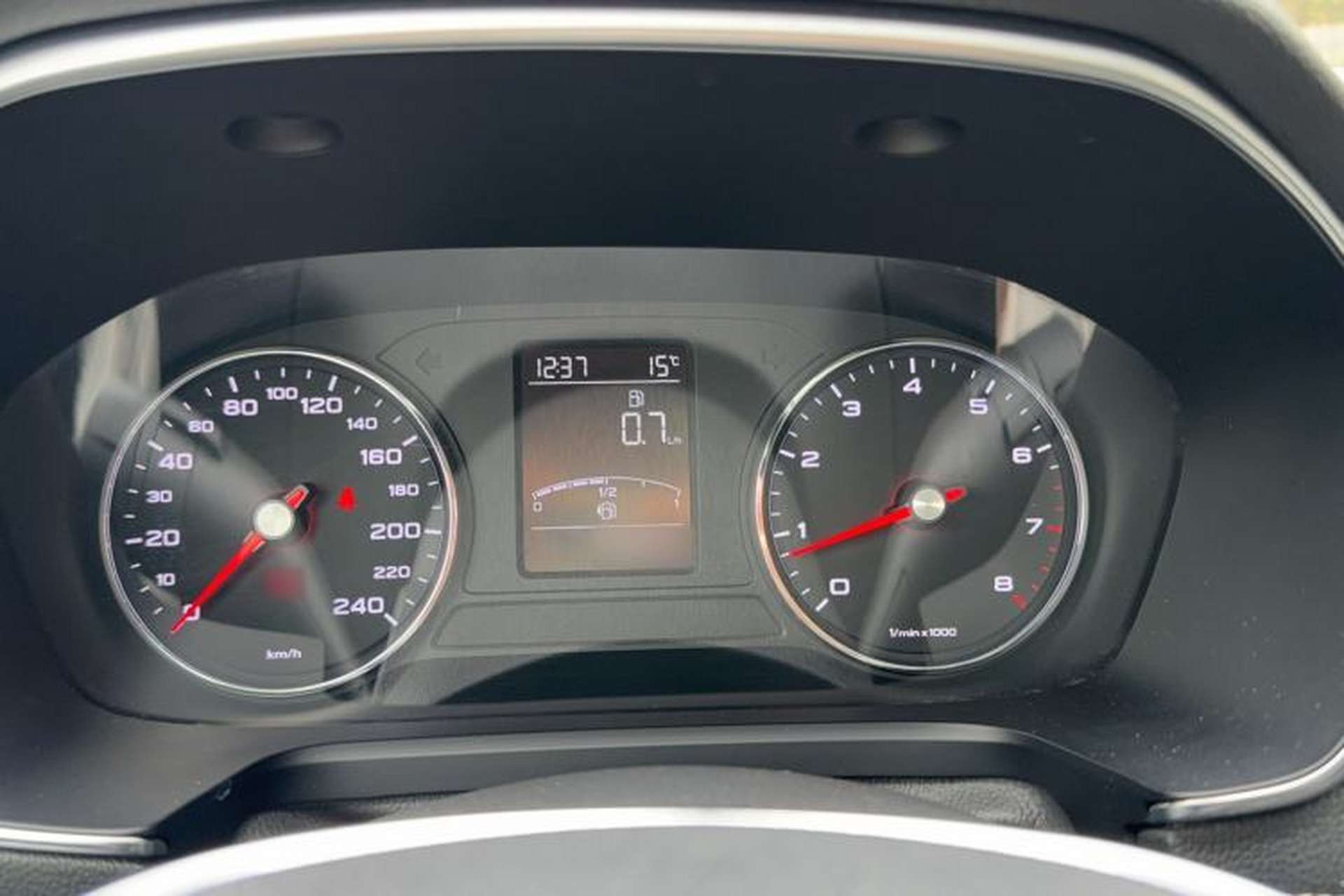 Used Roewe RX5 2018 20T Two-Wheel Drive Manual Internet Smart Edition Instrument Cluster