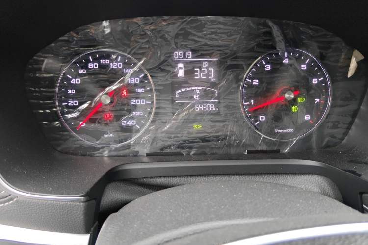 Used Roewe RX5 2018 20T Two-Wheel Drive Manual Flagship Edition Odometer Close Up