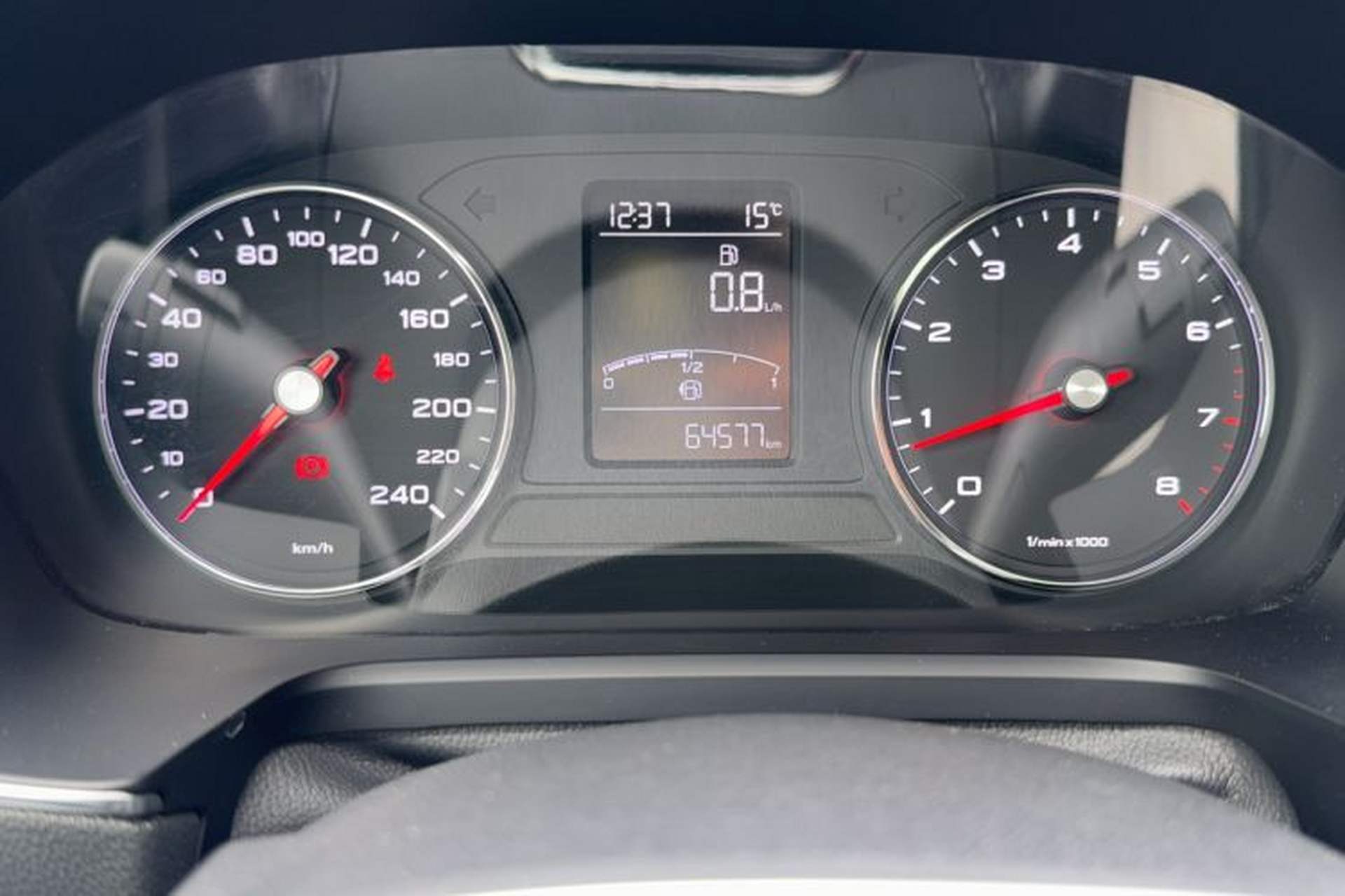 Used Roewe RX5 2018 20T Two-Wheel Drive Manual Internet Smart Edition Odometer Close Up