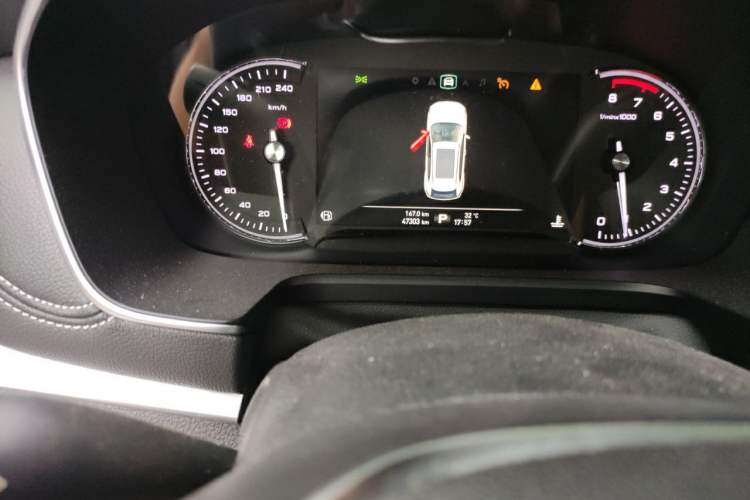 Used Roewe RX5 2018 30T Two-Wheel Drive Automatic Internet Platinum Edition Odometer Close Up