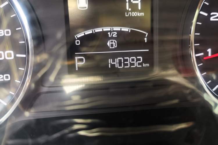 Used Roewe RX5 2018 20T Two-Wheel Drive Automatic Internet Smart Edition Odometer Close Up