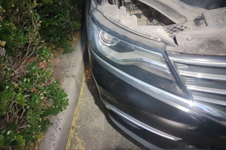Used Roewe RX5 2018 20T Two-Wheel Drive Automatic Internet Smart Edition Right Front Headlight