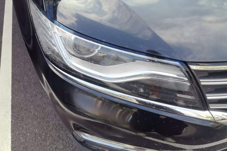 Used Roewe RX5 2018 20T Two-Wheel Drive Automatic Internet Smart Edition Right Front Headlight