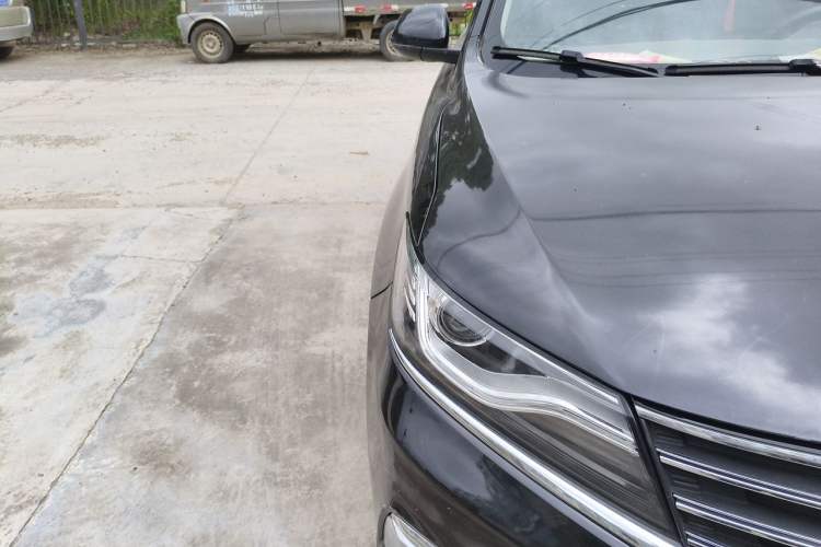Used Roewe RX5 2018 20T Two-Wheel Drive Automatic Flagship Edition Right Front Headlight