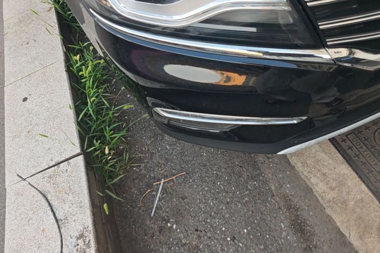 Used Roewe RX5 2018 20T Two-Wheel Drive Manual Flagship Edition Right Front Headlight
