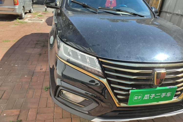 Used Roewe RX5 2018 30T Two-Wheel Drive Automatic Internet Black Gold Limited Edition Right Front Headlight