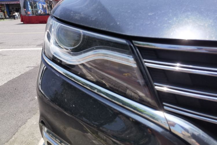 Used Roewe RX5 2018 20T Two-Wheel Drive Automatic Internet Smart Edition Right Front Headlight