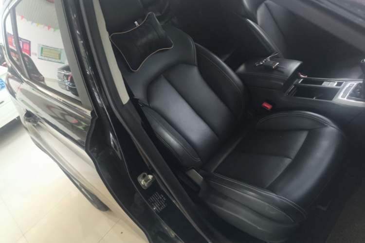 Used Roewe RX5 2018 20T Two-Wheel Drive Manual Flagship Edition Right Front Seat