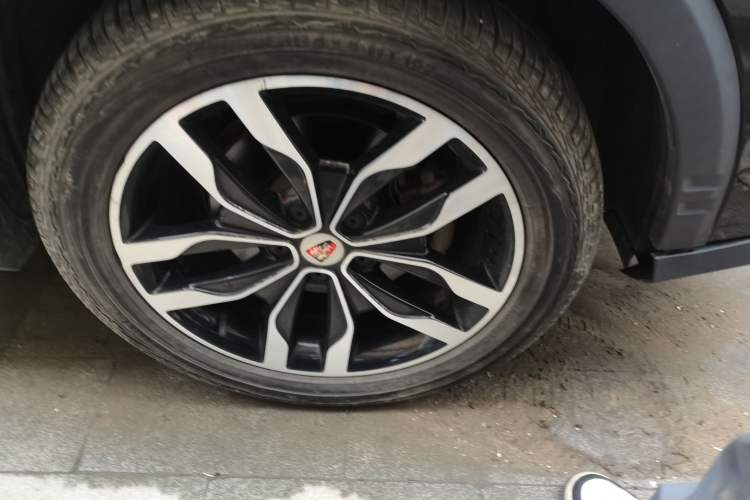Used Roewe RX5 2018 20T Two-Wheel Drive Manual Internet Smart Edition Right Front Wheel Hub
